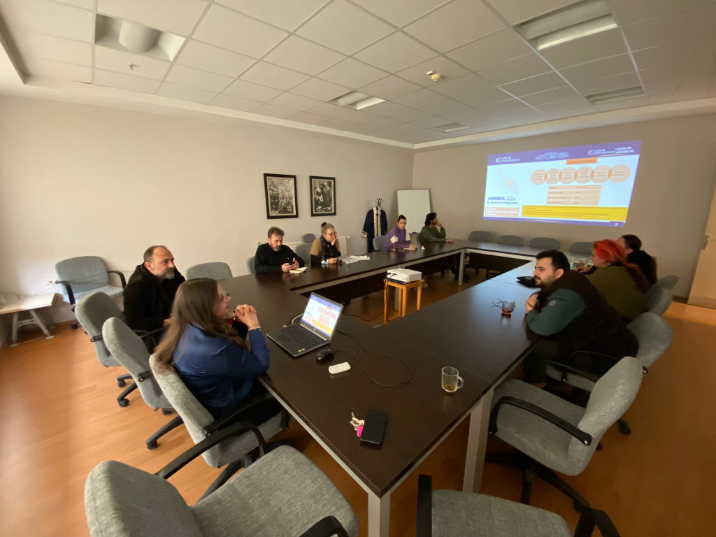 1711611835-WhatsApp Image 2024-03-27 at 15.37.25.jpg